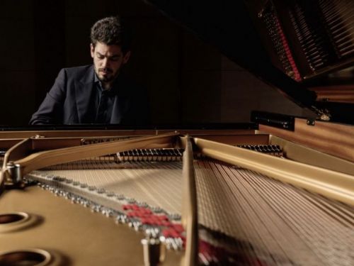 鹿特丹愛樂6/12-14 獨家登台衛武營，首席指揮沙尼「自彈自指」攜黃俊文、蕭涵輪番獻藝